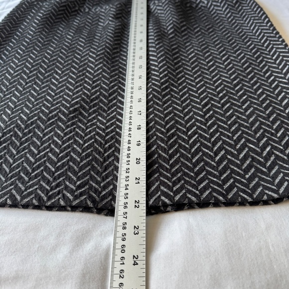 Studio Point‎ Women's Vintage Pull-On Stretchy Mini Skirt Gray/Black Chevron L - Picture 9 of 11